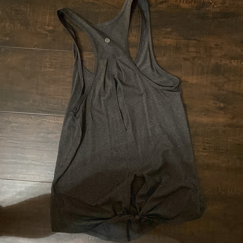 Lululemon tank - Picture 2 of 3